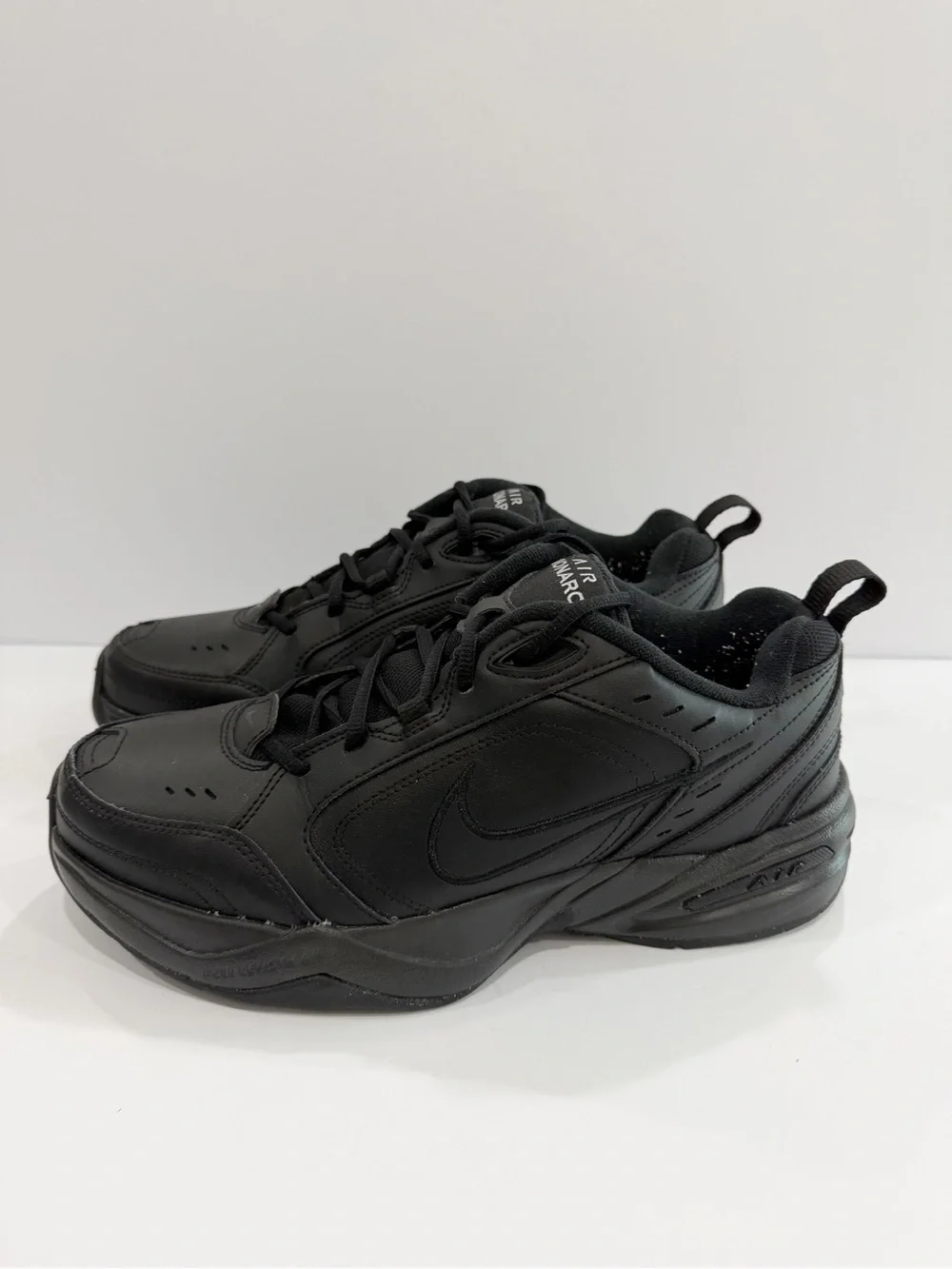 Nike air monarch